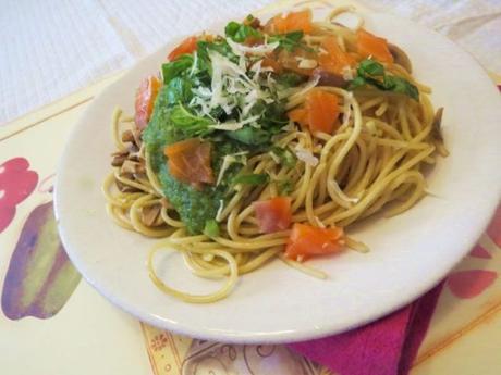 ESPAGUETIS NEGROS CON LANGOSTINOS Y ESPINACAS espaguetis negros