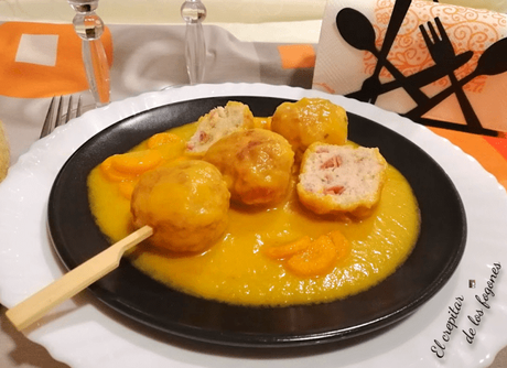 ALBÓNDIGAS DE POLLO Y JAMÓN EN SALSA DE ZANAHORIA
