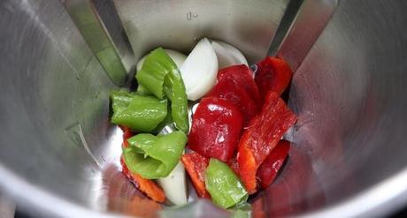 Carillas con Mambo Echamos las verduras en el vaso y las picamos