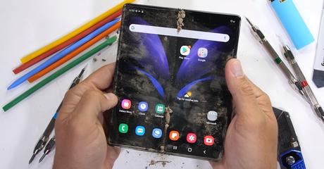 El Samsung Galaxy Z Fold2 es maltratado hasta el extremo ¿Es resistente? El Samsung Galaxy Z Fold2 es maltratado hasta el extremo ¿Es resistente?