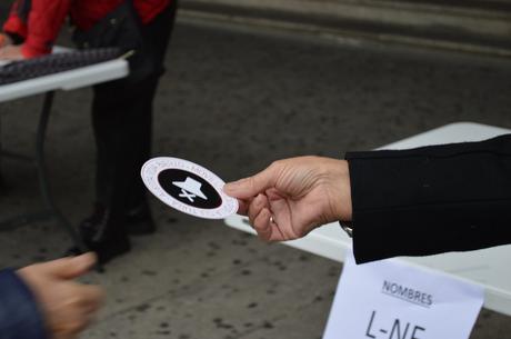 El sector de la cultura berciana activa la #alertaroja movilizándose en la plaza del Ayuntamiento de Ponferrada