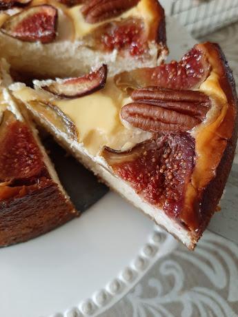 TARTA DE QUESO DE CABRA Y HIGOS