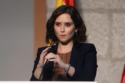 El rifirrafe de Ayuso empuja a Madrid al precipicio… y Felipe VI, encantado con la derecha.