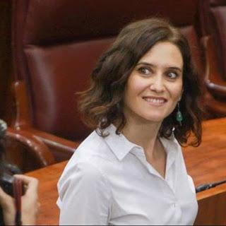 El rifirrafe de Ayuso empuja a Madrid al precipicio… y Felipe VI, encantado con la derecha.