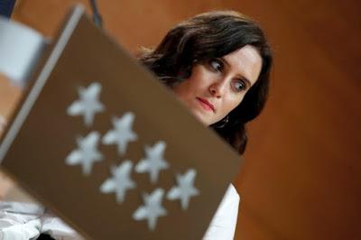 El rifirrafe de Ayuso empuja a Madrid al precipicio… y Felipe VI, encantado con la derecha.