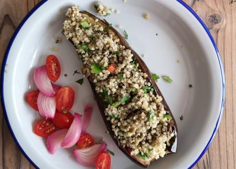 Receta de berenjenas rellenas de quinoa y verduras