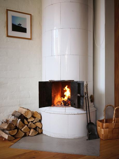 wooden kitchen vintage furniture vintage scandinavian vintage penthouse scandinavian vintage planta abierta open kitchen open concept nordic kitchen muebles madera natural hardwood floor estilo nórdico vintage dormitorio infantil con literas distribución ático duplex distribución abierta cocina abierta chimenea cerámica sueca altillo en ático  