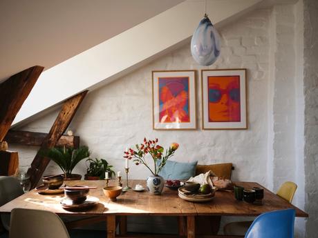 wooden kitchen vintage furniture vintage scandinavian vintage penthouse scandinavian vintage planta abierta open kitchen open concept nordic kitchen muebles madera natural hardwood floor estilo nórdico vintage dormitorio infantil con literas distribución ático duplex distribución abierta cocina abierta chimenea cerámica sueca altillo en ático  