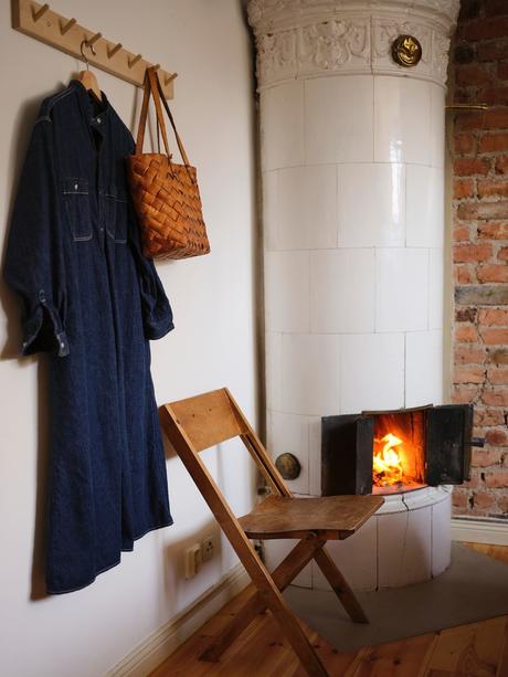 wooden kitchen vintage furniture vintage scandinavian vintage penthouse scandinavian vintage planta abierta open kitchen open concept nordic kitchen muebles madera natural hardwood floor estilo nórdico vintage dormitorio infantil con literas distribución ático duplex distribución abierta cocina abierta chimenea cerámica sueca altillo en ático  