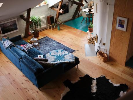 wooden kitchen vintage furniture vintage scandinavian vintage penthouse scandinavian vintage planta abierta open kitchen open concept nordic kitchen muebles madera natural hardwood floor estilo nórdico vintage dormitorio infantil con literas distribución ático duplex distribución abierta cocina abierta chimenea cerámica sueca altillo en ático  