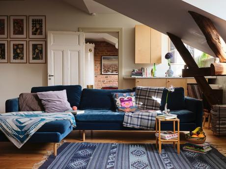 wooden kitchen vintage furniture vintage scandinavian vintage penthouse scandinavian vintage planta abierta open kitchen open concept nordic kitchen muebles madera natural hardwood floor estilo nórdico vintage dormitorio infantil con literas distribución ático duplex distribución abierta cocina abierta chimenea cerámica sueca altillo en ático  