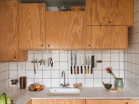 wooden kitchen vintage furniture vintage scandinavian vintage penthouse scandinavian vintage planta abierta open kitchen open concept nordic kitchen muebles madera natural hardwood floor estilo nórdico vintage dormitorio infantil con literas distribución ático duplex distribución abierta cocina abierta chimenea cerámica sueca altillo en ático  