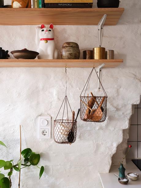 wooden kitchen vintage furniture vintage scandinavian vintage penthouse scandinavian vintage planta abierta open kitchen open concept nordic kitchen muebles madera natural hardwood floor estilo nórdico vintage dormitorio infantil con literas distribución ático duplex distribución abierta cocina abierta chimenea cerámica sueca altillo en ático  