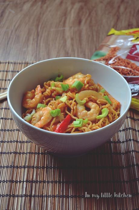 Fideos con verduras y gambas con Degustabox