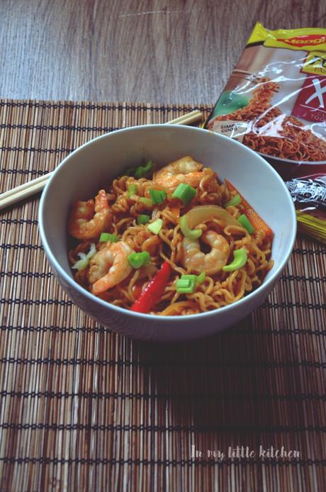 Fideos con verduras y gambas con Degustabox