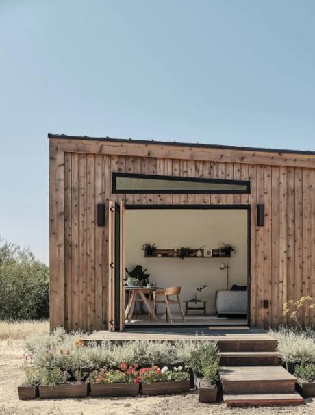 travel summerhus sommer house scandinavian coastal scandinavian beach style scandinavian beach house modern farmhouse hygge estilo costero nórdico cottage style cottage design cosy living coastal style coastal living casa rural escandinava casa de verano casa de la playa californian coastal cabin near the sea bungalow san francisco  