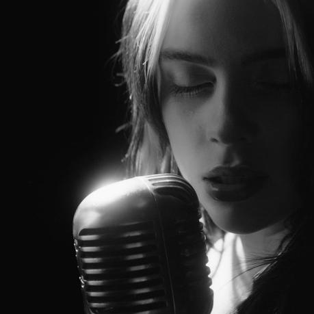 no time to die billie eilish: el vídeo en que ella se transforma en una cantante clásica 2