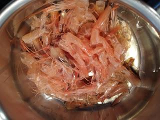 DIM SUM DE PESCADO AL AROMA DE FINO AMONTILLADO EN CAZUELA DE FIDEOS CON GAMBAS Y ROSADA. DIM SUM DE PESCADO AL AROMA DE FINO AMONTILLADO EN CAZUELA DE FIDEOS CON GAMBAS Y ROSADA.