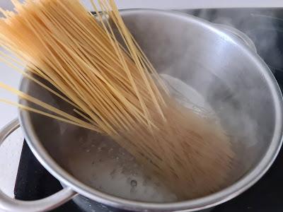 ESPAGUETIS AGLIO E OLIO