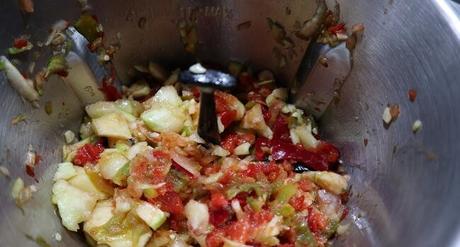 Pisto con Mambo Ponemos para sofreír las verduras para hacer el pisto manchego