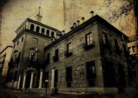 LA CASA DE LAS SIETE CHIMENEAS