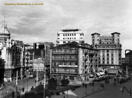 El Ayuntamiento y el edificio del SEPI,(Sociedad Española de Precios Increíbles)