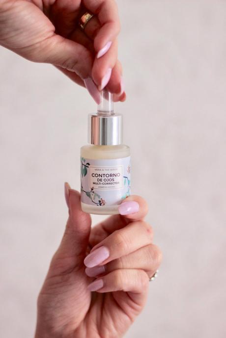 Por fin encontré un Contorno de ojos que de verdad corrige mis ojeras y es de Vera & The Birds