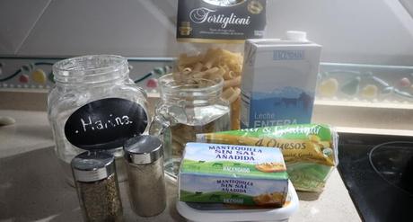 Los ingredientes necesarios para hacer la pasta con queso en la Olla GM