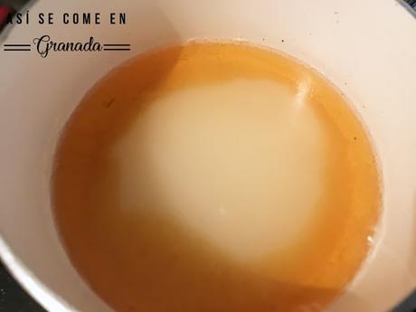 Bizcocho de claras sin gluten con cobertura espejo Bizcocho de claras sin gluten con cobertura espejo