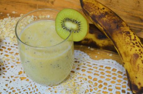Batido SALUDABLE de leche de avena, kiwi y plátano Las delicias de Mayte, kiwi y plátano, batidos para bajar de peso, batido saludable de leche de avena, batidos para adelgazar, batidos de frutas, batidos de avena, batidos saludables, batidos adelgazantes, batidos detox,