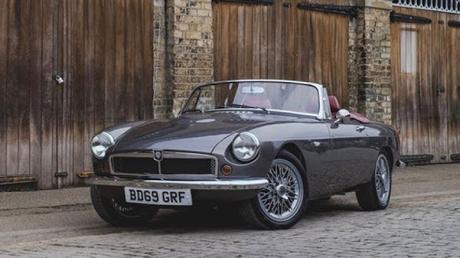 Una compañía inglesa produce otra vez el clásico roadster MG .