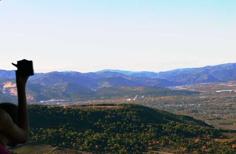 Castillo de Cornatel, una ruta entre un mirador de vértigo y el banco más bonito del Bierzo