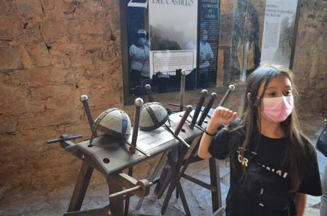 Castillo de Cornatel, una ruta entre un mirador de vértigo y el banco más bonito del Bierzo