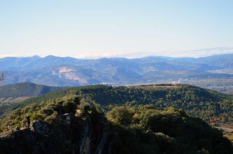 Castillo de Cornatel, una ruta entre un mirador de vértigo y el banco más bonito del Bierzo