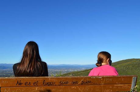 Castillo de Cornatel, una ruta entre un mirador de vértigo y el banco más bonito del Bierzo