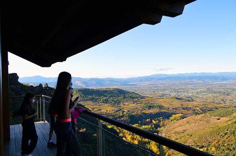 Castillo de Cornatel, una ruta entre un mirador de vértigo y el banco más bonito del Bierzo