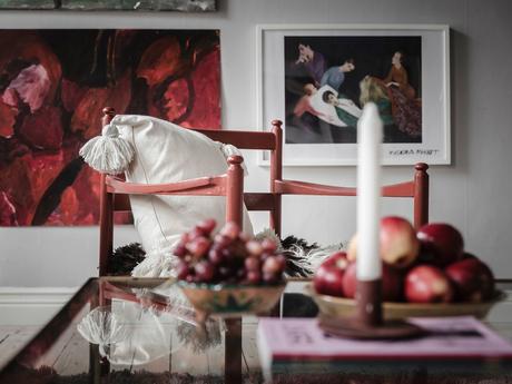 swedish decor scandinavian style scandinavian decor scandi style scandi hygge scandi apartment paredes negras nordic style muebles de cocina negros dormitorio negro decorar con cuadros dark kitchen colorful decor cocina nórdica cocina negra cocina azul blue walls black kitchen black bedroom  