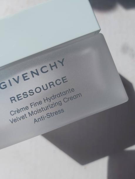 Ressource de Givenchy, hidratación anti stress por naturaleza.