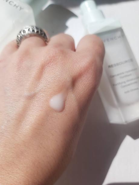 Ressource de Givenchy, hidratación anti stress por naturaleza.