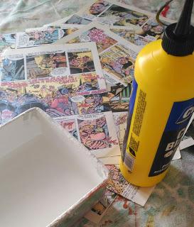 Cómo decorar una silla con comics