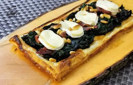 Hojaldre de espinacas con queso de cabra y jamón ibérico