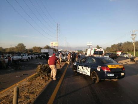 Choque en carretera Matehuala km 8 deja varios lesionados; dos son menores