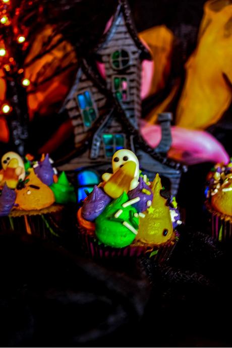 Ghosts Cupcakes (Oreo Cupcakes)