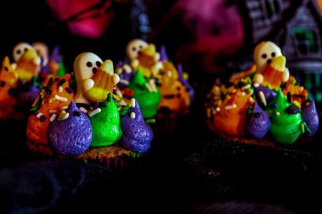 Ghosts Cupcakes (Oreo Cupcakes)