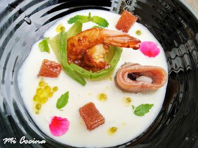AJO BLANCO CON LANGOSTINOS TERIYAKI, ANCHOAS, AGUACATE Y CARNE DE MEMBRILLO AJO BLANCO CON LANGOSTINOS TERIYAKI, ANCHOAS, AGUACATE Y CARNE DE MEMBRILLO