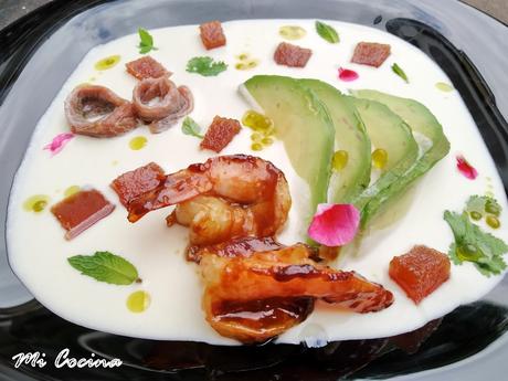 AJO BLANCO CON LANGOSTINOS TERIYAKI, ANCHOAS, AGUACATE Y CARNE DE MEMBRILLO AJO BLANCO CON LANGOSTINOS TERIYAKI, ANCHOAS, AGUACATE Y CARNE DE MEMBRILLO
