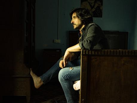 ALE, todo elegancia y sensibilidad en el vídeo en vivo de ‘La pequeña muerte’