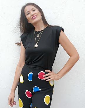 Camiseta con hombreras PATRONES