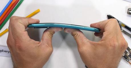 El OnePlus 8T es torturado hasta el extremo. ¿Es tan resistente como se espera?