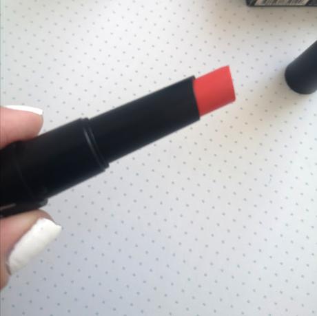 Labiales de Rude Cosmetics | Reseña y swatches en labios 05 labial coral